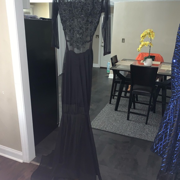 Prom Dresses - Picture 6 of 6